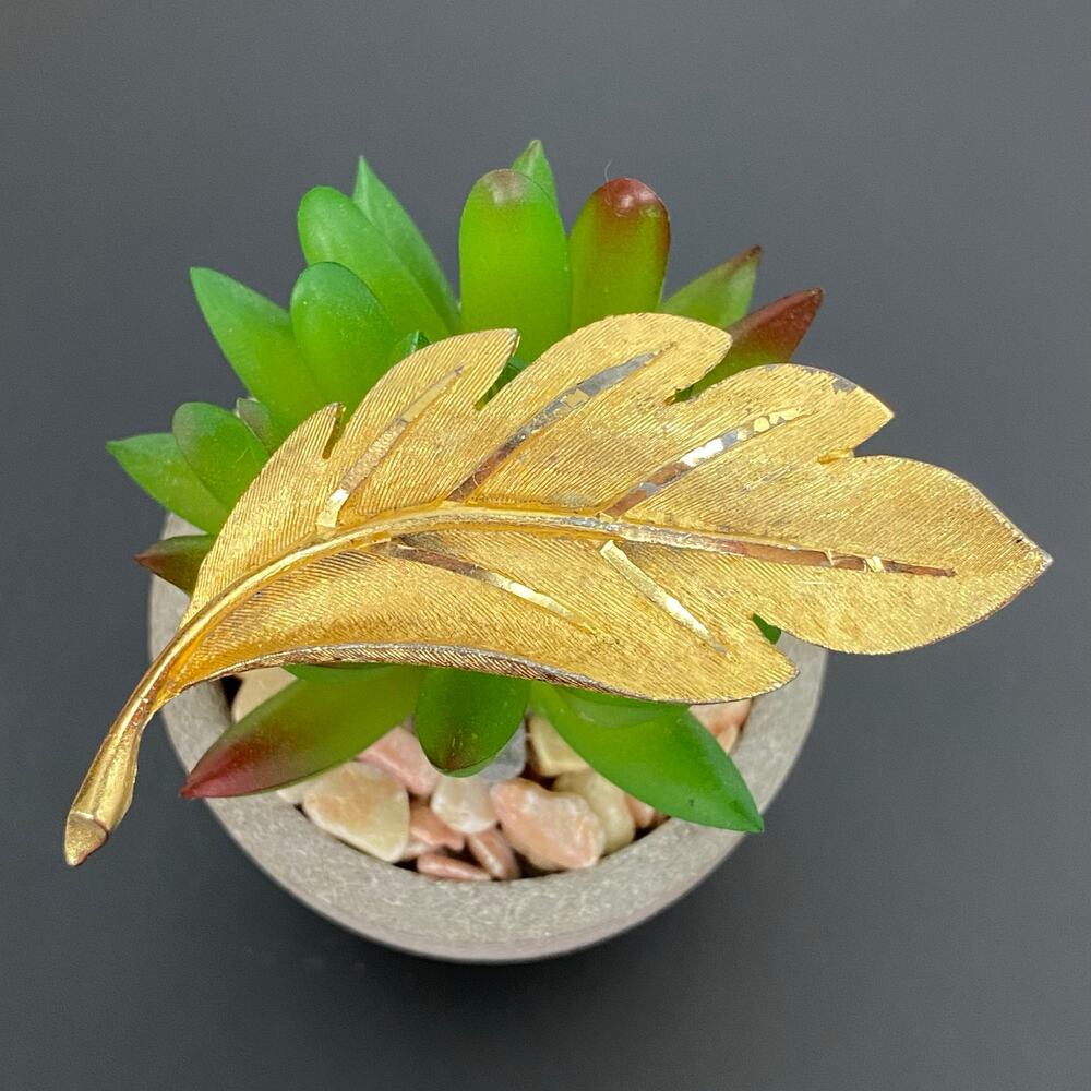 Vintage Signed BSK Gold Tone Feather Leaf Brooch | Mid-Century Pin